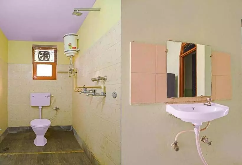 ホテル Oyo Flagship 70391  Babas House Banaras Railway Station