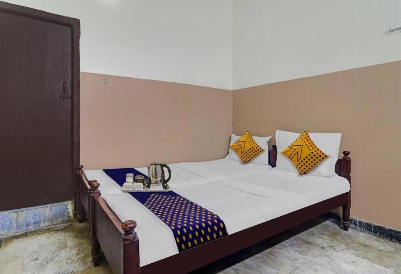 Hotel Spot On Sri Sai Lohith Lodge Near Secunderabad Railway Station