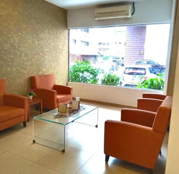 Mrc Hotel Melaka Raya