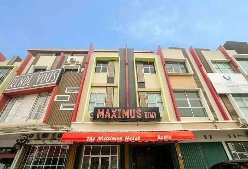 هتل Twospaces Living At Maximus Inn
