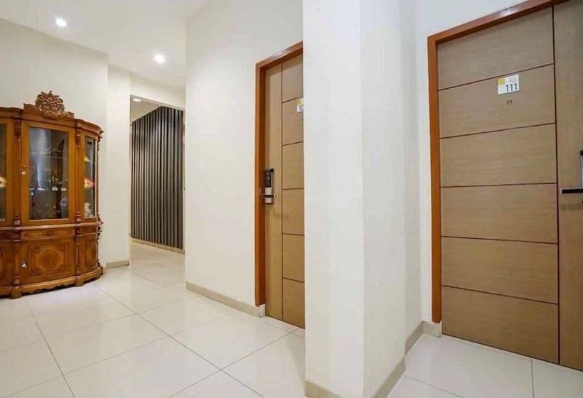 هتل Twospaces Living At Maximus Inn