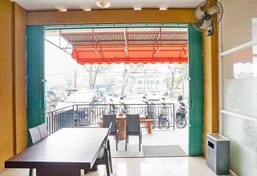 هتل Twospaces Living At Maximus Inn