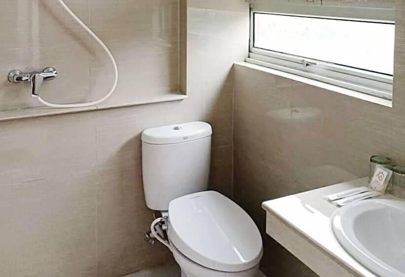 هتل Twospaces Living At Maximus Inn