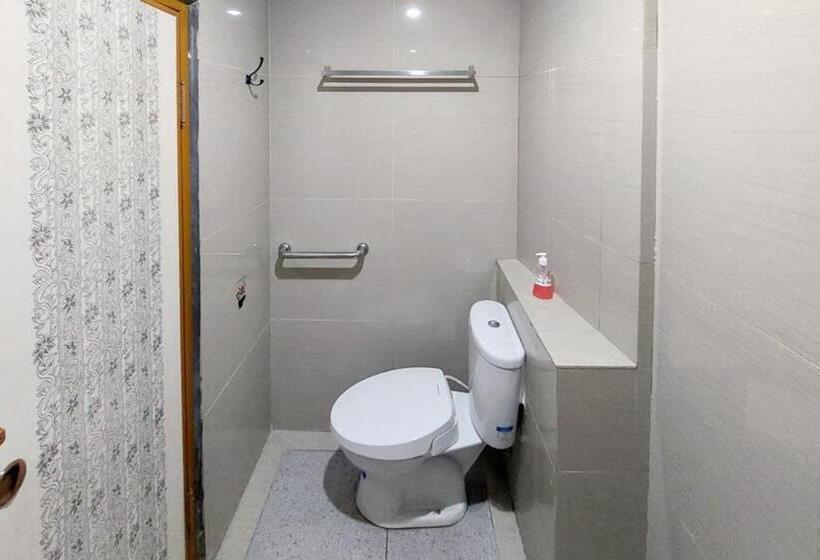 هتل Twospaces Living At Maximus Inn