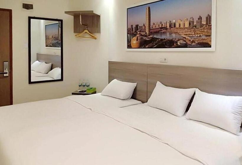 هتل Twospaces Living At Maximus Inn