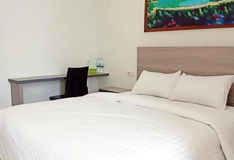 هتل Twospaces Living At Maximus Inn