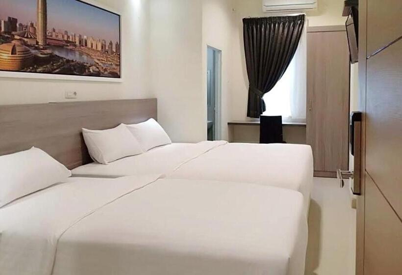 هتل Twospaces Living At Maximus Inn