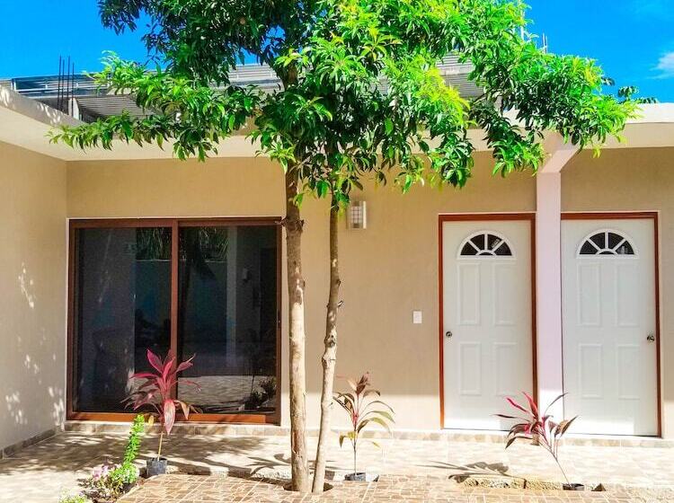 فندق Blue Turtle