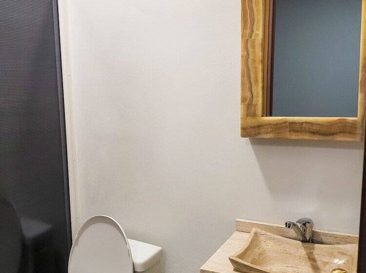 فندق Blue Turtle