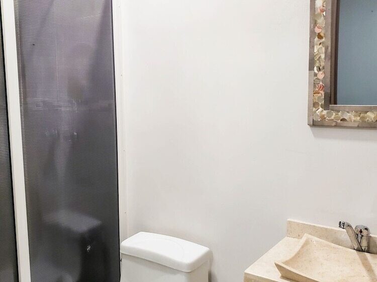 فندق Blue Turtle