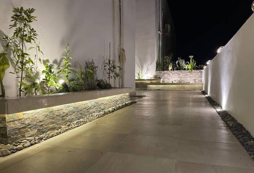 پانسیون La Casa Guest House