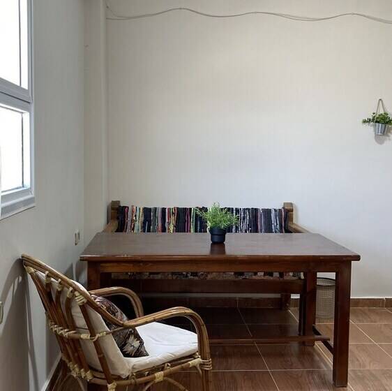 پانسیون La Casa Guest House