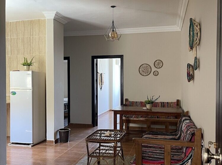 پانسیون La Casa Guest House