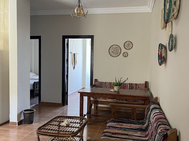 پانسیون La Casa Guest House