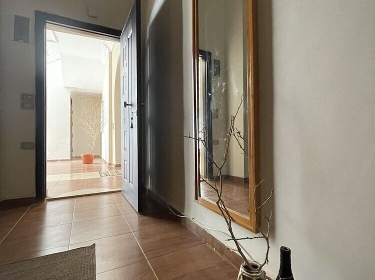 پانسیون La Casa Guest House