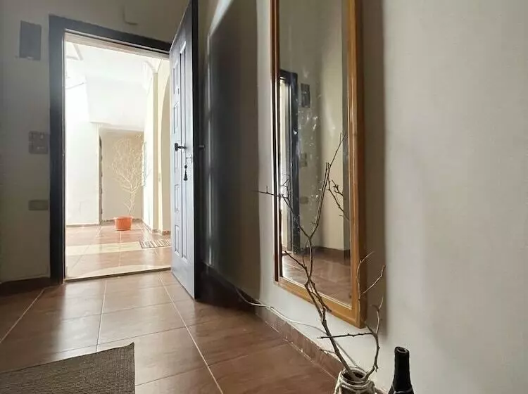 پانسیون La Casa Guest House