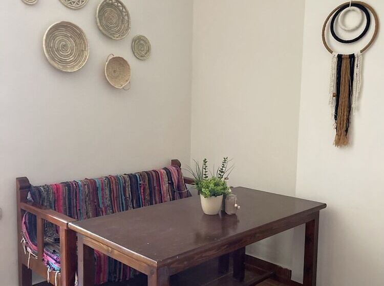 پانسیون La Casa Guest House