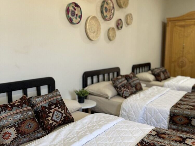 پانسیون La Casa Guest House