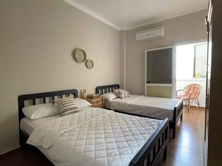 پانسیون La Casa Guest House