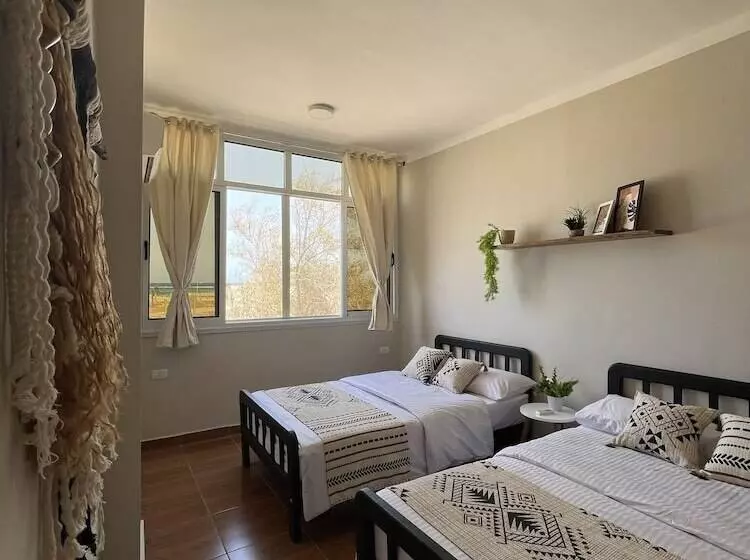 پانسیون La Casa Guest House