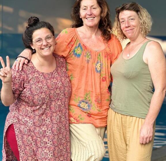 Пансион The Club House  Swimming Pool That S Better Than The Beach