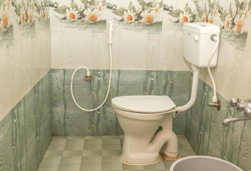 Пансион The Club House  Swimming Pool That S Better Than The Beach