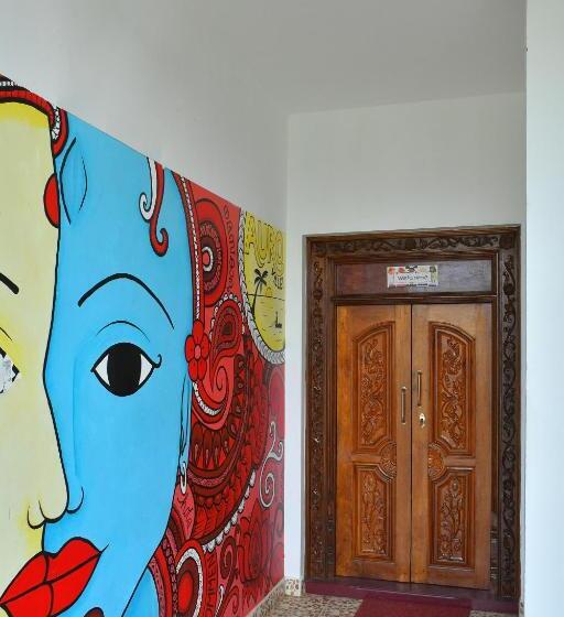 Пансион The Club House  Swimming Pool That S Better Than The Beach