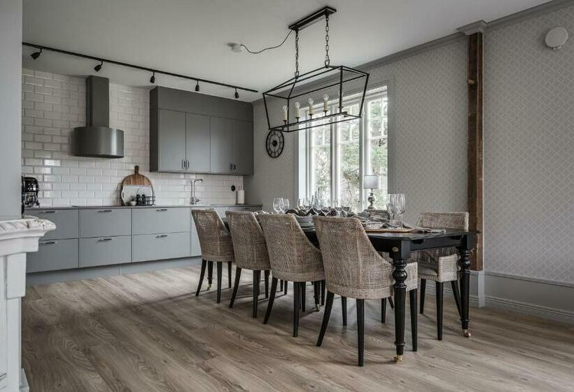 Trädgårdsmästarbostaden / The Gardeners Villa