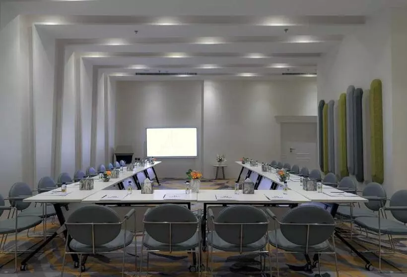 فندق ساس   Sas