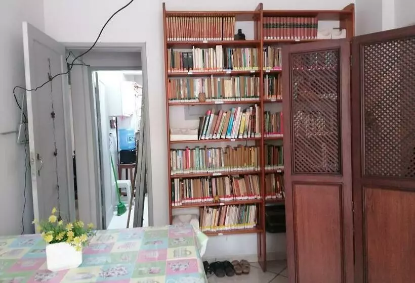 Retkeilymaja Friburgo Inn   Quarto Em Apartamento Compartilhado No Centro De Friburgo