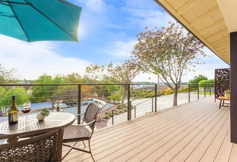ユースホステル Villa Inn  Adult Only  Temecula Wine Country