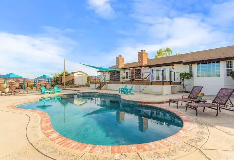 ユースホステル Villa Inn  Adult Only  Temecula Wine Country