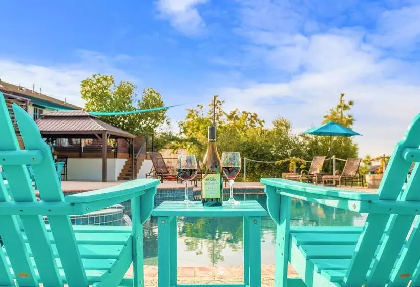 ユースホステル Villa Inn  Adult Only  Temecula Wine Country