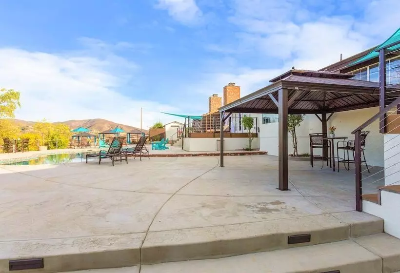 ユースホステル Villa Inn  Adult Only  Temecula Wine Country