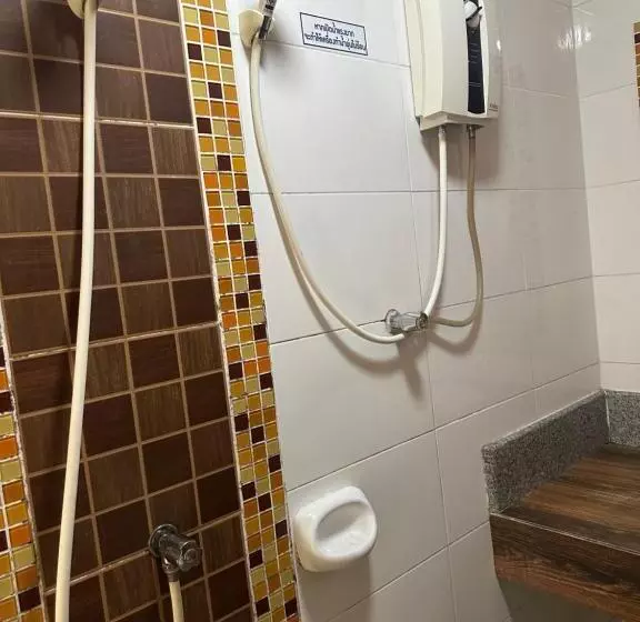 Hotelli โรงแรมกู๊ดเรสซิเดนซ์   Good Residence