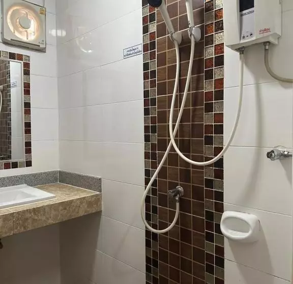 Hotelli โรงแรมกู๊ดเรสซิเดนซ์   Good Residence