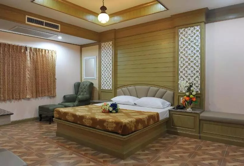 Hotelli โรงแรมกู๊ดเรสซิเดนซ์   Good Residence