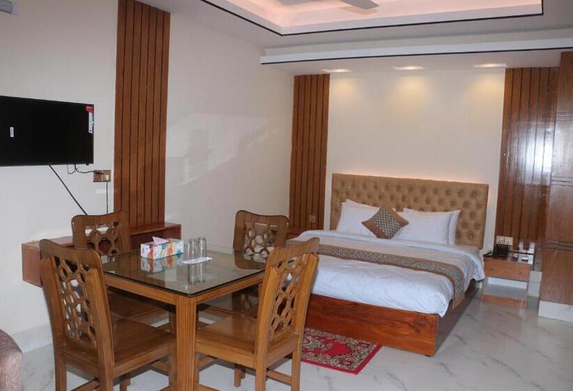 هتل The Blue Moon