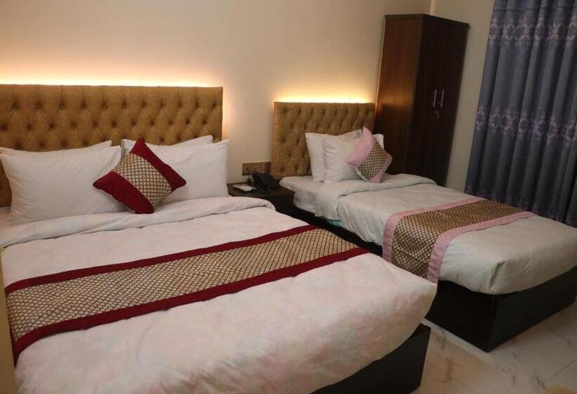 هتل The Blue Moon