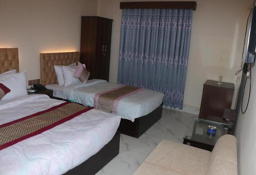 هتل The Blue Moon