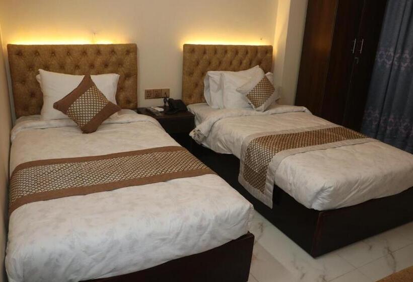 هتل The Blue Moon