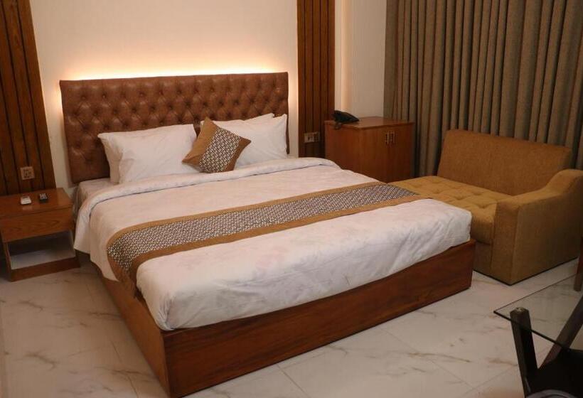 هتل The Blue Moon