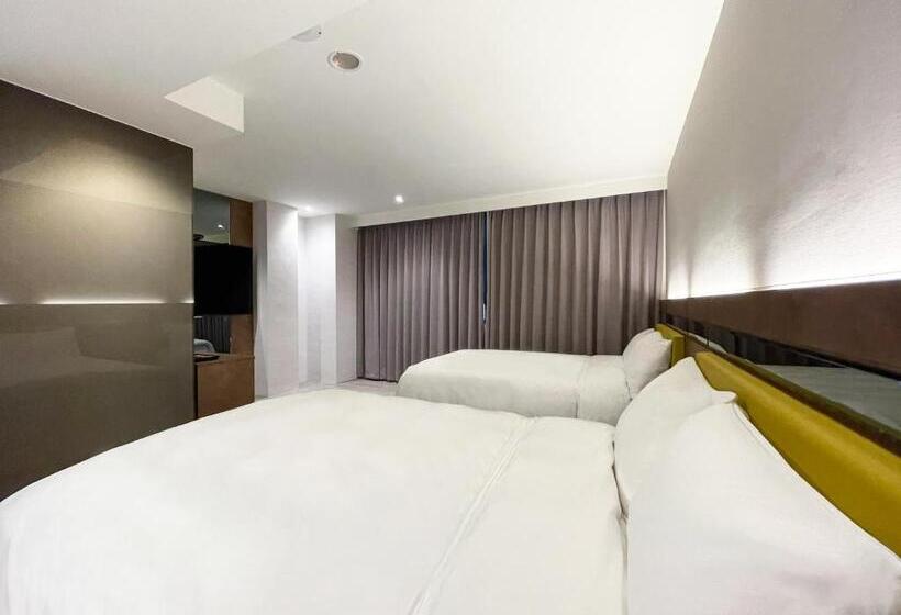 هتل Check Inn Taichung Qinghai