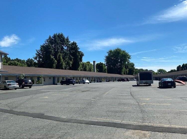 Отель Express Inn