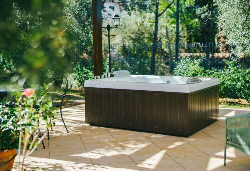 پانسیون Archi Bianchi