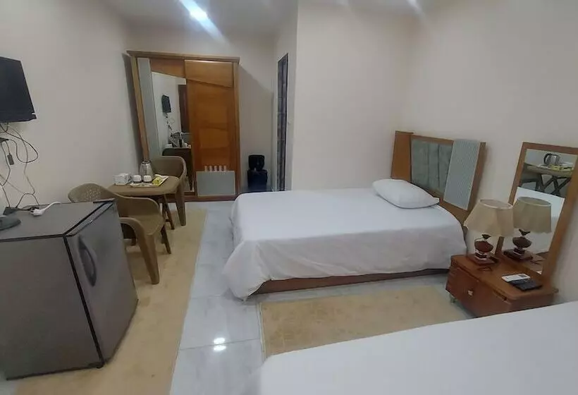 پانسیون Ramses Guest House