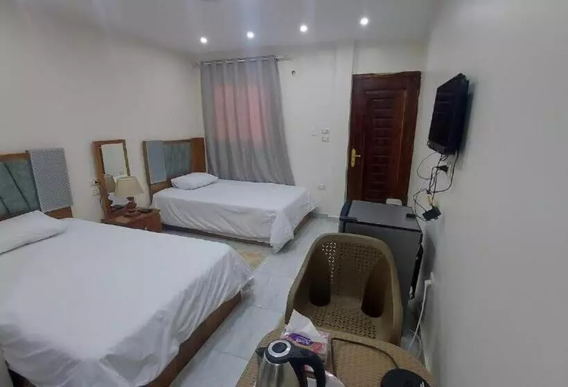 پانسیون Ramses Guest House