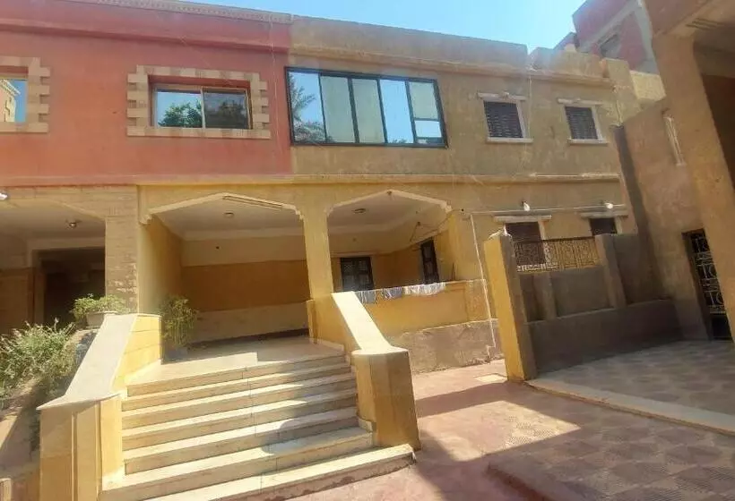 پانسیون Ramses Guest House