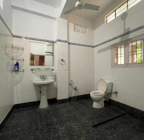 پانسیون The Choudhury Manor Homestay