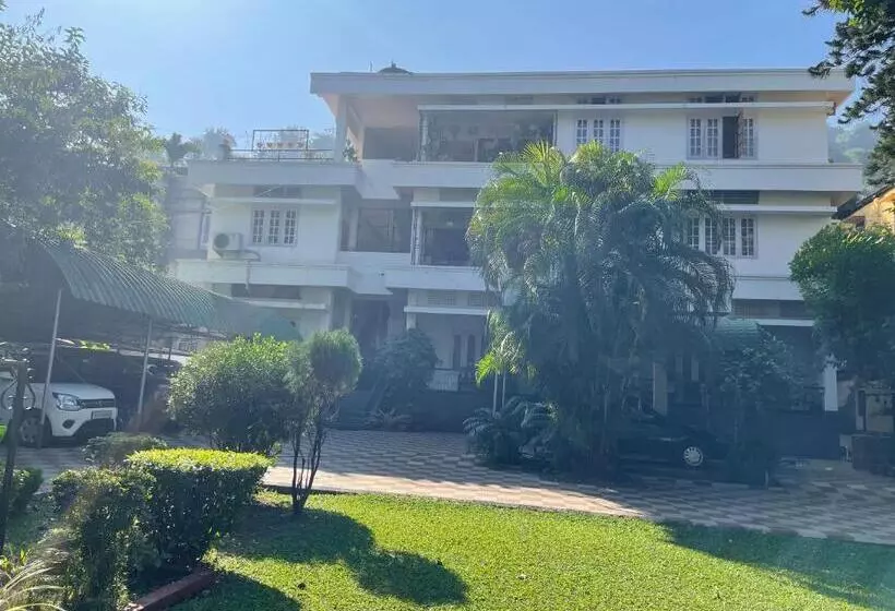 ペンション The Choudhury Manor Homestay